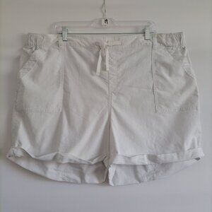 Lane Bryant Women White Roll Hem Cuff Hi Rise Flat Front Chino Shorts Size 22/24